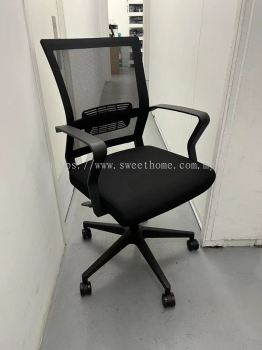 Low Back and Medium Back Ergonomic mesh Office Chair | Kerusi Beroda Pejabat | Office Chair Penang | Office Furniture Penang | Pembekal Kerusi Pejabat | KL | Puchong | Sungai Buloh | Rawang | Sepang | Cheras | Seri Kembangan 