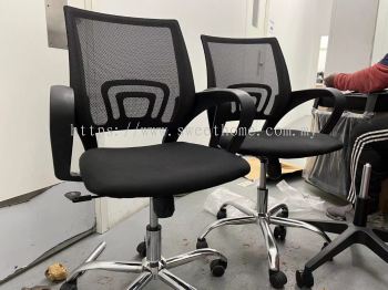 Low Back and Medium Back Ergonomic mesh Office Chair | Kerusi Beroda Pejabat | Office Chair Penang | Office Furniture Penang | Pembekal Kerusi Pejabat | KL | Puchong | Sungai Buloh | Rawang | Sepang | Cheras | Seri Kembangan 