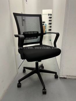 Low Back and Medium Back Ergonomic mesh Office Chair | Kerusi Beroda Pejabat | Office Chair Penang | Office Furniture Penang | Pembekal Kerusi Pejabat | KL | Puchong | Sungai Buloh | Rawang | Sepang | Cheras | Seri Kembangan 