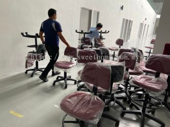 Maroon Prodcution Chair | Lab Chair | Production Factory Office Laboratory Chair with Footrest | Office Chair Penang | Office Furniture Penang | Pembekal Perabot Pejabat | KL | Cheras | Melaka | Ipoh | Teluk Intan