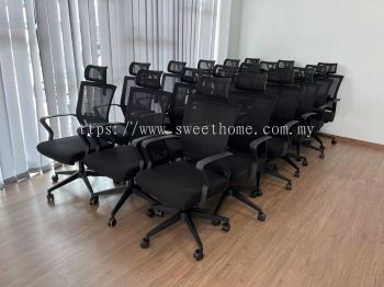 High Back Mesh Office Chair | Ergonomic Office Chair | Kerusi Pejabat Hitam | Office Chair Penang | Office Furniture Penang | Pembekal Kerusi Pejabat | Penang | Kulim | Lunas | Kelana Jaya | Seri Kembangan | Sungai buloh | Ipoh | Lumut |Sungai Petani