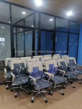 Office Furniture | Low Back Office Chair | Director Chair | Modern Director Table | Office Chair Penang | Office Table Penang | Pembekal Perabot Penang | Kedah | Kulim | Lunas | Tapah | Ipoh | Kuantan |Raub | Pekan | Pahang | Perak | Muar | Rawang | Puchong