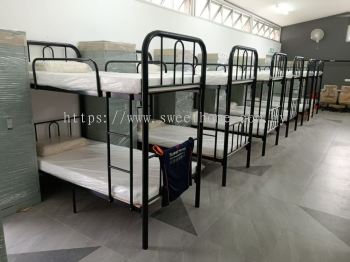 Heavy Duty Double Decker Metal Bed with High Resilient Foam Mattress & Steel Wardrobe | Military Dormitory & Hostel Furniture Malaysia For UPKAT, PLKN,CLKN, Kem Tentera, Kolej, Universiti