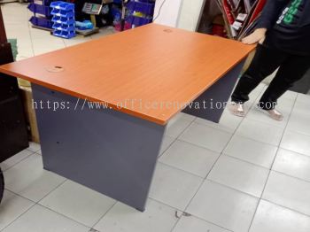 Office Table Puncak Alam | Perabot Pejabat Puncak Alam | 办公桌 Puncak Alam