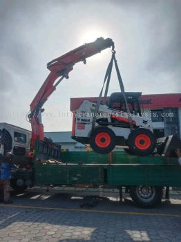 Lorry Crane Loading Bobcat 