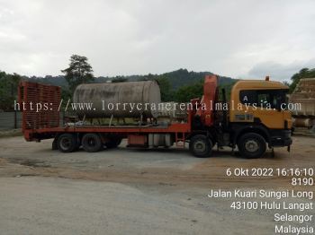 Lorry Crane Rental for Relocation Oil Tank