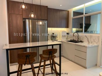 KITCHEN CABINET/SKY RIDGE GARDEN