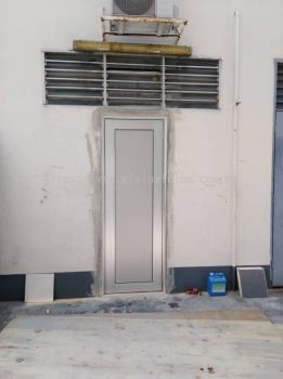 Store aluminium ( silver) swing door with composite panel 