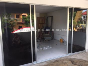 pintu sliding aluminium ( silver) 4 panels + cermin hitam