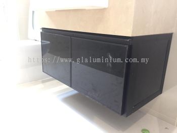 powder coating black + 5mm tinter glass (dark) 