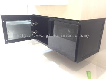 powder coating black + 5mm tinter glass (dark) 