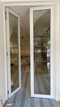 aluminium 1 6/8"x 3" Powder coated (White) + swing door + 8mm tempered glass @jalan puteri 1/6, Puchong, Selangor 