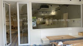 aluminium 1 6/8"x 3" Powder coated (White) + swing door + 8mm tempered glass @jalan puteri 1/6, Puchong, Selangor 