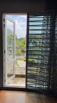 swing door balcony @Jalan Anggerik Malaxis 31/173, Kota Kemuning, Shah Alam 