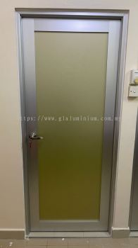 Swing door + door frame @Jalan Megah 1, Taman Megah, Cheras 