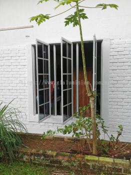 Casement window 3 panels @Jalan Gazali, sungai Kantan, Kajang 