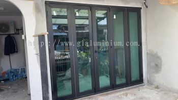 Folding door ( Heavy duty MultiLock) + 5 panels @ Bandar Tun Razak 