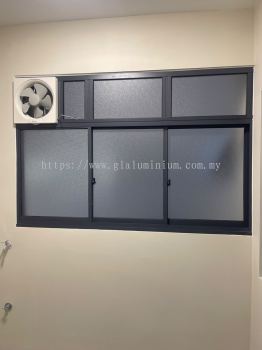 Yard Sliding Window 3 Panel + Above Fix Glass @KR7 Residences,jalan TPP5,Jenjarom 