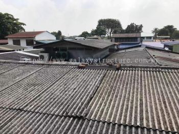 Labour dismantle old roofing and install new metal deck roofing @ Jalan Selampit 21, Kaw.3 Taman Klang Jaya, 41200 Klang Selangor.