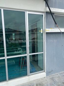 To fabrication old aluminium window change to aluminium swing door with handle lock - Tmn Sejati 