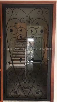 Before and after progress done:To fabrication custom make special whrought iron design powder coated door grille with mortise lock - Kuala Lumpur