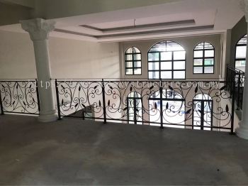 Second progress:1)To fabrication and install new custom make wrought iron powder coated staircase railing with wood handle 2)To fabrication and install new custom make wrought iron powder coated balcony /balustrade railing - Kajang