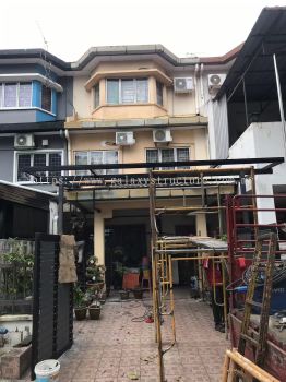 Progress done:(Double storey house)-1)To fabrication,supply and install galvanized powder coated mild steel swing gate aluminum panel with small door 2)To fabrication,supply and install mild steel awning with pu foam metal sheet metal deck paint 3)To supply and install new autogate motor system - Klang