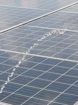 PHOTOVOLTAIC SOLAR PANEL CLEANING SERVICE