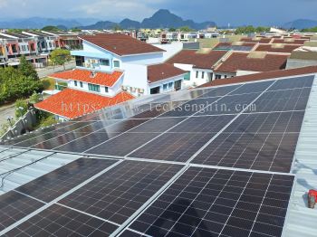 Mr Kong - Panorama
Lapangan Kinara, Ipoh. *New Solar PV System Project* Solar System : 16.94kWp PV module : 605W Solar Panel (28pcs) Brand new solar project for our customer using Brand new tier 1 solar panel