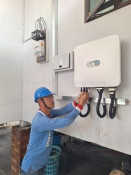 Residential Cikgu ,Taman Maju Rapat, Ipoh, Perak
*Solar ATAP Solar PV System Project* Solar System Capacity : 12.4kWp (20pcs) using Tier 1 Brand Solar Panel and Inverter
