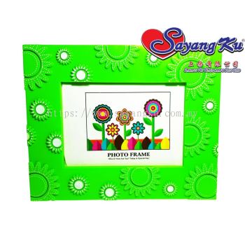 A6 Plastic Photo Frame(Random Color)