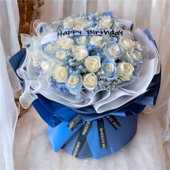 35-40 Kenya Roses With Colour Babysbreath