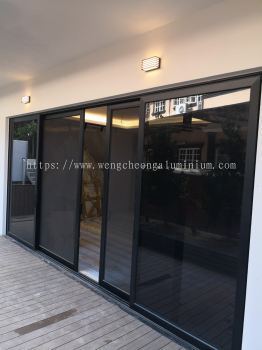 PERFORMANCE SLIDING DOOR WITH  STAINLESS STEEL NETTING