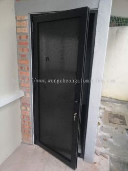 ALUMINIUM SWING DOOR WITH STAINLESS STEEL NETTING