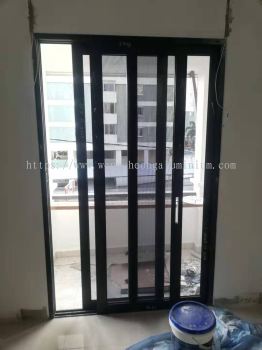 PERFORMANCE SLIDING DOOR WITH  STAINLESS STEEL NETTING