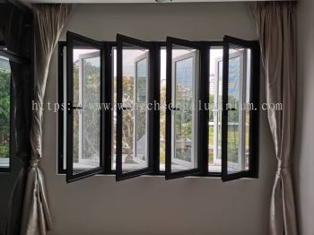 MULTIPOINT CASEMENT WINDOW WITH STAINLESS STEEL NETTING