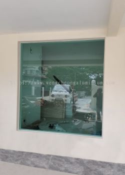 FRAMELESS FIXED PANEL