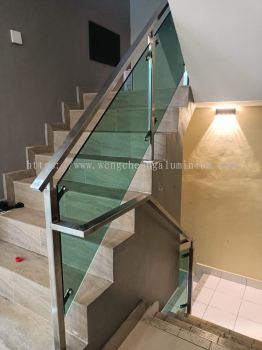 Staircase Glass With Stainless Steel Railing