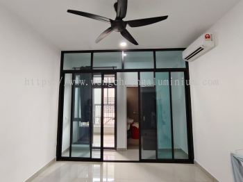 NORMAL SLIDING DOOR WITH FIXED GLASS PANEL