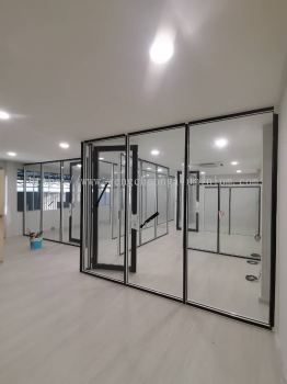 SHOPFRONT FIXED GLASS PANEL WITH ALUMINIUM SWING DOOR