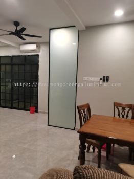 FIXED GLASS PANEL WITH U -BAHHEL