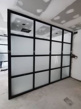 SHOPFRONT FIXED GLASS PANEL WITH LATTICE DESIGN