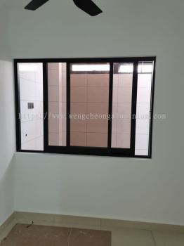 STANDARD SLIDING WINDOW