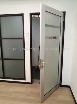 ALUMINIUM SWING DOOR