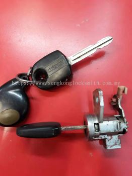 repair car lock ( Isuzu Dmax )