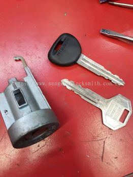 repair car lock ( perodua kenari )