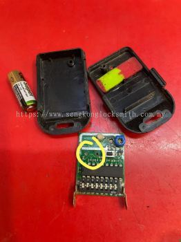 Repair House gate remote control