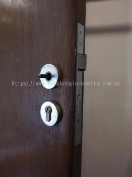 service and repair door handle