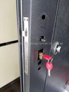 Replace the anti-theft door lock