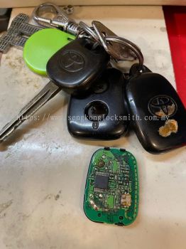 repair Toyota Avanza remote control botton